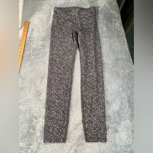 Athleta gray and White Patterned chit chat  Leggings XL/14